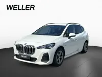 Gebraucht BMW 223 Active Tourer M Sport 197 PS (144 kW) 2023 Alpinweiss iii (weiß) Van / Kleinbus