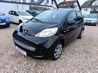 Gebraucht Peugeot 107 68 PS (50 kW) 2010 Schwarz Kleinwagen