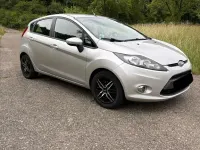 Gebraucht Ford Fiesta Trend 95 PS (69 kW) 2011 Silber Limousine