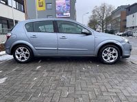 Gebraucht Opel Astra Sport 105 PS (77 kW) 2006 Lichtsilber m2 Kleinwagen
