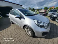 Gebraucht Kia Rio Edition 7 109 PS (80 kW) 2013 Brilliantsilber met. Kleinwagen