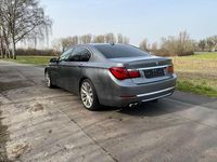 Gebraucht BMW 730 258 PS (189 kW) 2015 Grau Limousine
