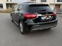 Gebraucht Mercedes GLA250 211 PS (155 kW) 2018 Schwarz SUV