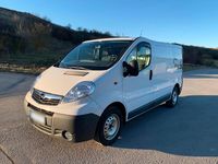 Gebraucht Opel Vivaro 114 PS (83 kW) 2011 Weiß Van / Kleinbus