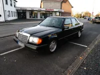Gebraucht Mercedes E300 180 PS (132 kW) 1989 Schwarz Limousine