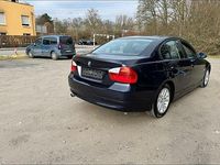 Gebraucht BMW 320 150 PS (110 kW) 2005 Blau Limousine