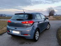 Gebraucht Hyundai i20 75 PS (55 kW) 2017 Blau Kleinwagen