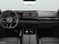 Gebraucht BMW 520 M Sport 197 PS (144 kW) 2025 Grau Kombi