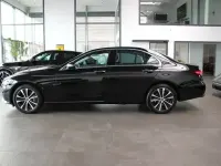 Gebraucht Mercedes E300 Avantgarde 306 PS (225 kW) 2022 Schwarz Limousine