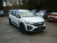 Gebraucht Dacia Jogger 141 PS (103 kW) 2024 Weiß Van / Kleinbus