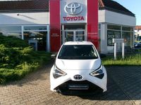 Gebraucht Toyota Aygo 72 PS (52 kW) 2018 Pianosaweiß Kleinwagen