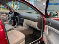 Gebraucht VW Passat 115 PS (84 kW) 2004 Rot Limousine