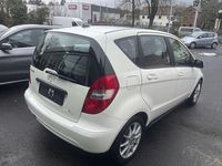 Gebraucht Mercedes A160 95 PS (69 kW) 2012 Weiß Limousine