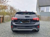 Usata Ford Focus Active 125 CV (91 kW) 2019 Nero Berlina