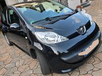 Gebraucht Peugeot 107 68 PS (50 kW) 2008 Schwarz Kleinwagen