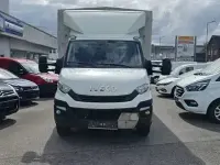 Gebraucht Iveco Daily 180 PS (132 kW) 2018 Weiß Van / Kleinbus