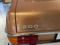 Gebraucht Mercedes 200/8 95 PS (69 kW) 1974 Gold Limousine