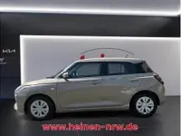 Gebraucht Suzuki Swift Club 83 PS (61 kW) 2024 Silber (premium silver metallic) Kleinwagen