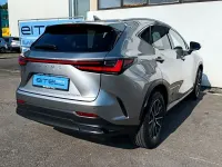 Gebraucht Lexus NX450h+ E-FOUR 309 PS (227 kW) 2022 Atomic silver (metallic) SUV