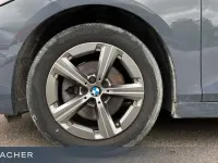 Gebraucht BMW 220 156 PS (114 kW) 2023 Sparkling kupfergrau metallic Van / Kleinbus