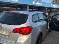 Gebraucht Opel Astra 100 PS (73 kW) 2012 Silber Limousine