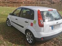 Gebraucht Ford Fiesta 69 PS (50 kW) 2006 Weiß Kleinwagen