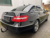 Second-hand Mercedes E200 Elegance 136 CP (100 kW) 2012 Negru Berlinǎ