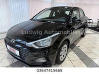Gebraucht Hyundai i20 Passion Plus 84 PS (61 kW) 2018 Schwarz Limousine