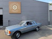Gebraucht Mercedes 280 177 PS (130 kW) 1977 Hellblau metallic Limousine