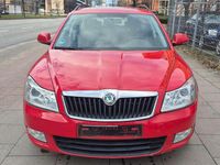 Gebraucht Skoda Octavia Ambition 105 PS (77 kW) 2012 Corridarot Kombi