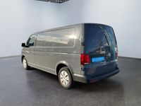Gebraucht VW T6.1 150 PS (110 kW) 2024 Pure grey Van