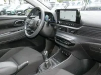 Gebraucht Hyundai i20 Comfort 101 PS (74 kW) 2024 Meta blue / mic Kleinwagen