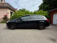 Gebraucht Opel Astra Edition 101 PS (74 kW) 2011 Schwarz Kombi
