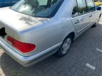 Gebraucht Mercedes E200 Elegance 136 PS (100 kW) 1997 Silber Limousine