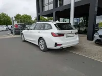 Gebraucht BMW 320 190 PS (139 kW) 2022 Weiß Limousine
