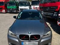 Usata BMW 318 143 CV (105 kW) 2012 Grigio Station wagon
