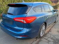 Gebraucht Ford Focus Titanium 125 PS (91 kW) 2020 Schwarz Kombi