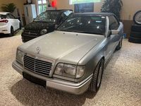 Gebraucht Mercedes E220 150 PS (110 kW) 1994 Silber Cabrio
