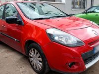 Gebraucht Renault Clio IV Life 73 PS (53 kW) 2012 Rot Kleinwagen