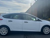 Gebraucht Ford Focus Ambiente 86 PS (63 kW) 2016 Weiß Limousine