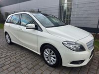 Gebraucht Mercedes B180 109 PS (80 kW) 2013 Weiß Van / Kleinbus