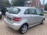 Gebraucht Mercedes B150 95 PS (69 kW) 2009 Silber Van / Kleinbus