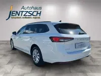 Gebraucht Skoda Superb Essence 150 PS (110 kW) 2025 Weiß Kombi
