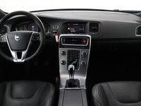 Gebraucht Volvo S60 Dynamic 152 PS (111 kW) 2017 Weiß Limousine