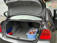 Gebraucht BMW 320 129 PS (94 kW) 2007 Grau Limousine