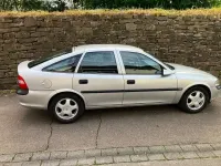 Gebraucht Opel Vectra 101 PS (74 kW) 1998 Silber Limousine