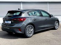 Neu Ford Focus Titanium 155 PS (114 kW) 2025 Grau Limousine