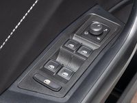 Gebraucht VW T-Roc R-line 150 PS (110 kW) 2024 Weiss SUV