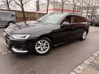 Gebraucht Audi A4 Sport 163 PS (119 kW) 2022 Schwarz Kombi