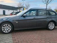 Gebraucht BMW 318 171 PS (125 kW) 2007 Grau Kombi